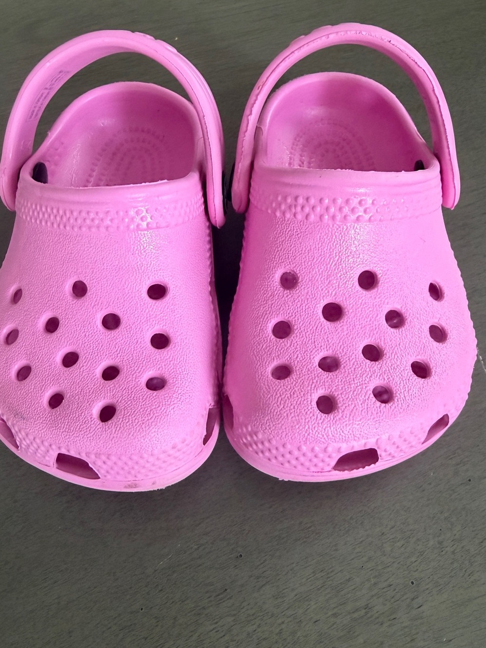 CROCS Baby Bubblegum Pink Classic Clog Sandals Size 2